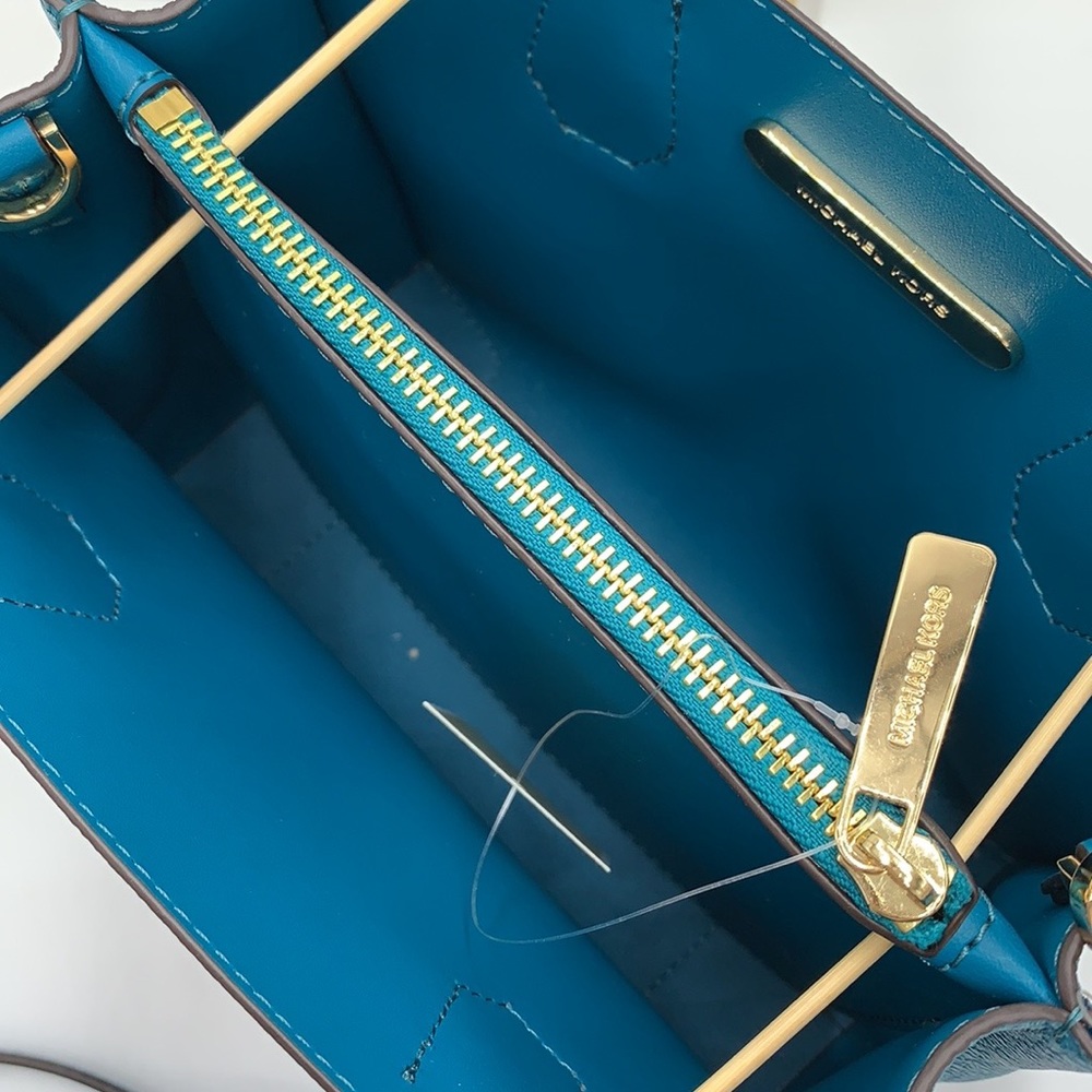 MICHAEL KORS MERCER MEDIUM MESSENGER CROSSBODY BAG & MEDIUM ZIP AROUND W… - Picture 6 of 16